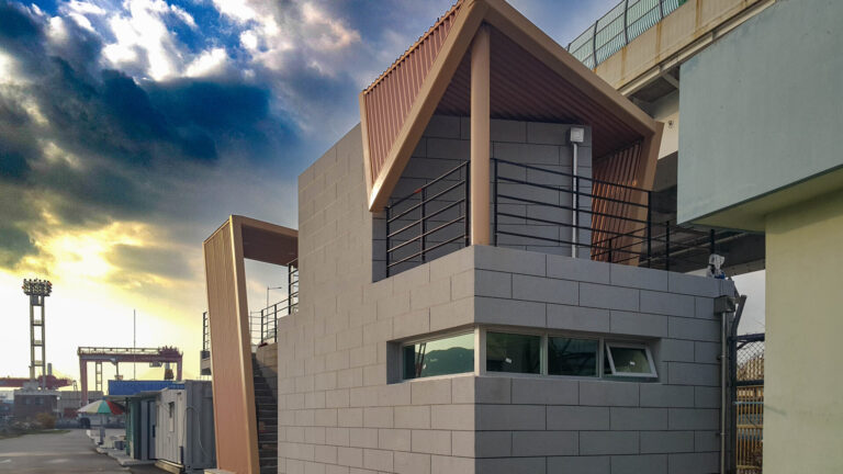 부산항 동명부두 화장실